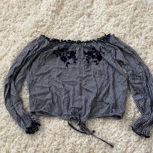 Off the shoulder long sleeve crop top